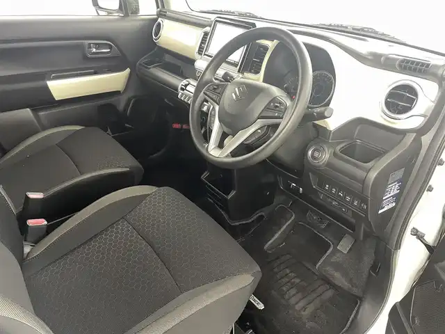 スズキ クロスビー HYBRID MV 福島県 2021(令3)年 3.4万km ピュアホワイトP スズキセーフティサポート/・デュアルカメラブレーキサポート/・誤発進抑制機能/・車線維持支援機能/・ふらつき警報機能/・全車速追従機能付クルーズコントロール/・先行車発進お知らせ機能/・横滑り防止装置/・クリアランスソナー/・標識認識機能/・ハイビームアシスト/ターボ/純正８インチＳＤナビ（CN-RZ865）/・フルセグＴＶ/・ＣＤ／ＤＶＤ/・Bluetooth/・ＵＳＢ/・SD/・全方位カメラ/・ビルトインＥＴＣ/・ステアリングスイッチ/・パドルシフト/シートヒーター/純正ホイール/純正フロアマット/オートライト/前後ドライブレコーダー/スマートキー/プッシュスタート/スペアキー/アイドリングストップ