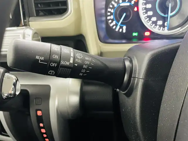 スズキ クロスビー HYBRID MV 福島県 2021(令3)年 3.4万km ピュアホワイトP スズキセーフティサポート/・デュアルカメラブレーキサポート/・誤発進抑制機能/・車線維持支援機能/・ふらつき警報機能/・全車速追従機能付クルーズコントロール/・先行車発進お知らせ機能/・横滑り防止装置/・クリアランスソナー/・標識認識機能/・ハイビームアシスト/ターボ/純正８インチＳＤナビ（CN-RZ865）/・フルセグＴＶ/・ＣＤ／ＤＶＤ/・Bluetooth/・ＵＳＢ/・SD/・全方位カメラ/・ビルトインＥＴＣ/・ステアリングスイッチ/・パドルシフト/シートヒーター/純正ホイール/純正フロアマット/オートライト/前後ドライブレコーダー/スマートキー/プッシュスタート/スペアキー/アイドリングストップ