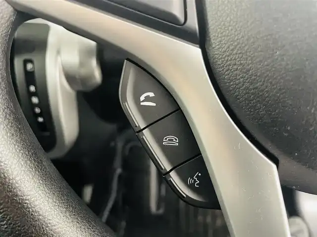 スズキ クロスビー HYBRID MV 福島県 2021(令3)年 3.4万km ピュアホワイトP スズキセーフティサポート/・デュアルカメラブレーキサポート/・誤発進抑制機能/・車線維持支援機能/・ふらつき警報機能/・全車速追従機能付クルーズコントロール/・先行車発進お知らせ機能/・横滑り防止装置/・クリアランスソナー/・標識認識機能/・ハイビームアシスト/ターボ/純正８インチＳＤナビ（CN-RZ865）/・フルセグＴＶ/・ＣＤ／ＤＶＤ/・Bluetooth/・ＵＳＢ/・SD/・全方位カメラ/・ビルトインＥＴＣ/・ステアリングスイッチ/・パドルシフト/シートヒーター/純正ホイール/純正フロアマット/オートライト/前後ドライブレコーダー/スマートキー/プッシュスタート/スペアキー/アイドリングストップ