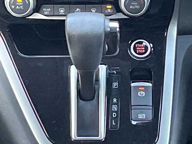 日産 セレナ ハイウェイスター Vセレクション 山口県 2017(平29)年 6万km ブリリアントホワイトパール エマージェンシーブレーキ/純正ナビ/バックカメラ/全周囲カメラ/プロパイロット/クルーズコントロール/デジタルインナーミラー/両側パワースライド/前後ドライブレコーダー/オートライト/アイドリングストップ/前後コーナーセンサー/クリアランソナー/ドアバイザー/電動格納ミラー/純正フロアマット/ETC