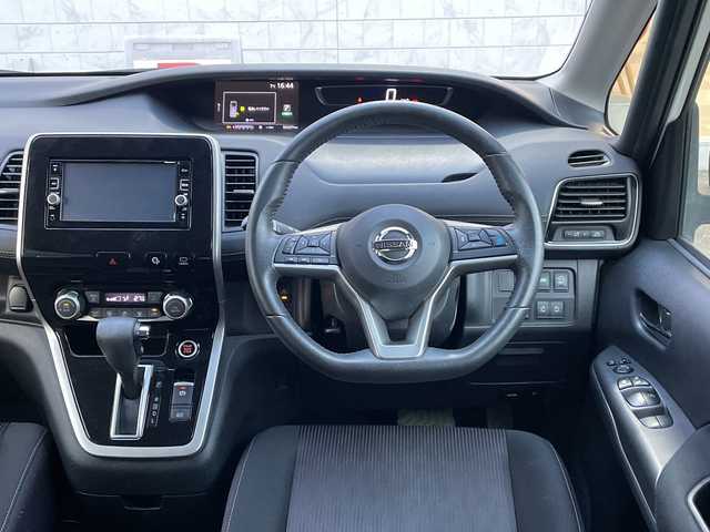 日産 セレナ ハイウェイスター Vセレクション 山口県 2017(平29)年 6万km ブリリアントホワイトパール エマージェンシーブレーキ/純正ナビ/バックカメラ/全周囲カメラ/プロパイロット/クルーズコントロール/デジタルインナーミラー/両側パワースライド/前後ドライブレコーダー/オートライト/アイドリングストップ/前後コーナーセンサー/クリアランソナー/ドアバイザー/電動格納ミラー/純正フロアマット/ETC