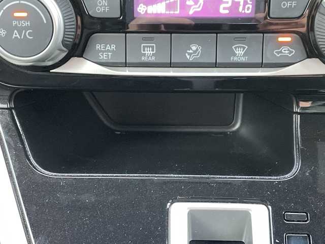 日産 セレナ ハイウェイスター Vセレクション 山口県 2017(平29)年 6万km ブリリアントホワイトパール エマージェンシーブレーキ/純正ナビ/バックカメラ/全周囲カメラ/プロパイロット/クルーズコントロール/デジタルインナーミラー/両側パワースライド/前後ドライブレコーダー/オートライト/アイドリングストップ/前後コーナーセンサー/クリアランソナー/ドアバイザー/電動格納ミラー/純正フロアマット/ETC