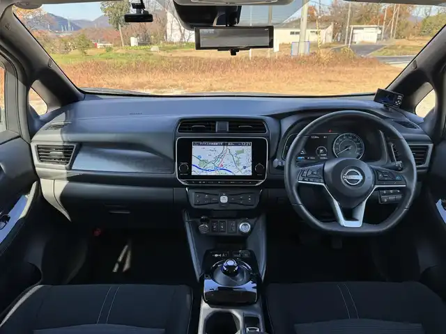 日産 リーフ X Vセレクション 兵庫県 2022(令4)年 1.7万km ダークメタルグレー 純正ナビ/アラウンドビューモニター/インテリジェントルームミラー/フルセグTV/Bluetooth接続可/プロパイロット/ふらつき警報/充電ケーブル有/全席シートヒーター/ビルトインETC2.0/ドライブレコーダー前後別タイプ