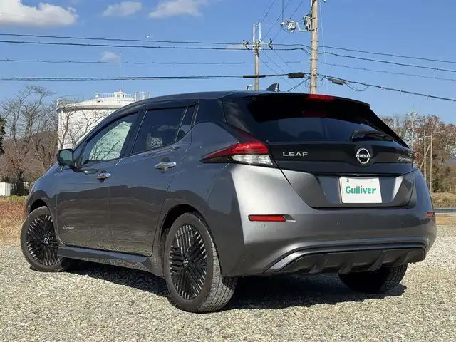 日産 リーフ X Vセレクション 兵庫県 2022(令4)年 1.7万km ダークメタルグレー 純正ナビ/アラウンドビューモニター/インテリジェントルームミラー/フルセグTV/Bluetooth接続可/プロパイロット/ふらつき警報/充電ケーブル有/全席シートヒーター/ビルトインETC2.0/ドライブレコーダー前後別タイプ