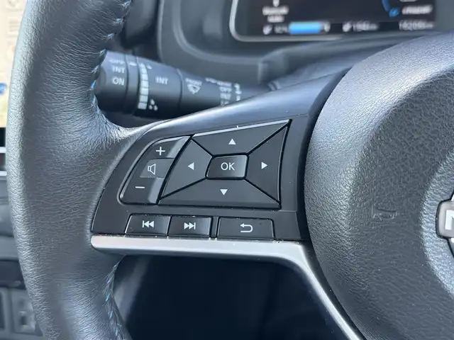 日産 リーフ X Vセレクション 兵庫県 2022(令4)年 1.7万km ダークメタルグレー 純正ナビ/アラウンドビューモニター/インテリジェントルームミラー/フルセグTV/Bluetooth接続可/プロパイロット/ふらつき警報/充電ケーブル有/全席シートヒーター/ビルトインETC2.0/ドライブレコーダー前後別タイプ