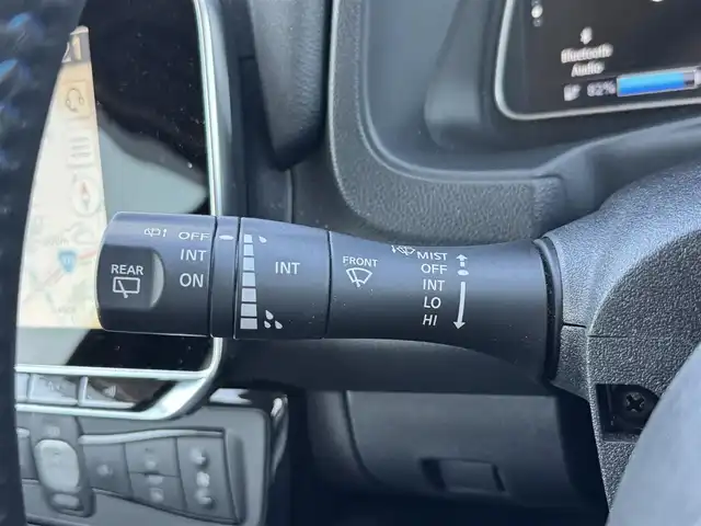 日産 リーフ X Vセレクション 兵庫県 2022(令4)年 1.7万km ダークメタルグレー 純正ナビ/アラウンドビューモニター/インテリジェントルームミラー/フルセグTV/Bluetooth接続可/プロパイロット/ふらつき警報/充電ケーブル有/全席シートヒーター/ビルトインETC2.0/ドライブレコーダー前後別タイプ