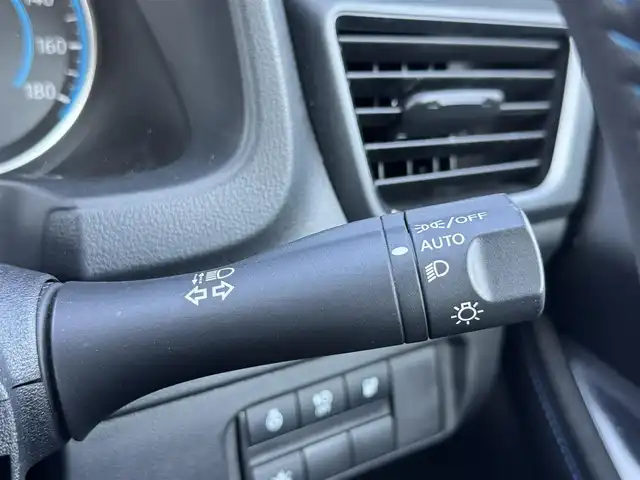 日産 リーフ X Vセレクション 兵庫県 2022(令4)年 1.7万km ダークメタルグレー 純正ナビ/アラウンドビューモニター/インテリジェントルームミラー/フルセグTV/Bluetooth接続可/プロパイロット/ふらつき警報/充電ケーブル有/全席シートヒーター/ビルトインETC2.0/ドライブレコーダー前後別タイプ