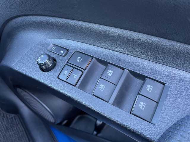 トヨタ シエンタ ハイブリッド G 千葉県 2015(平27)年 6.1万km コバルトブルーメタリック 純正11型後席フリップダウンモニター/ALPINEディスプレイオーディオ/・Apple CarPlay/Android Auto対応/・ラジオ/CD/DVD/BT/ビルトインETC/セーフティセンスＣ/・レーンディパーチャーアラート/・プリクラッシュセーフティ/・オートマチックハイビーム/両側電動パワースライドドア/プッシュスタート/スマートキー/純正フロアマット/オートライト/HIDヘッドライト/フォグライト/保証書/取扱説明書