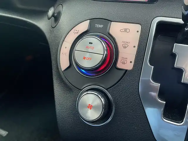 トヨタ シエンタ ハイブリッド G 千葉県 2015(平27)年 6.1万km コバルトブルーメタリック 純正11型後席フリップダウンモニター/ALPINEディスプレイオーディオ/・Apple CarPlay/Android Auto対応/・ラジオ/CD/DVD/BT/ビルトインETC/セーフティセンスＣ/・レーンディパーチャーアラート/・プリクラッシュセーフティ/・オートマチックハイビーム/両側電動パワースライドドア/プッシュスタート/スマートキー/純正フロアマット/オートライト/HIDヘッドライト/フォグライト/保証書/取扱説明書