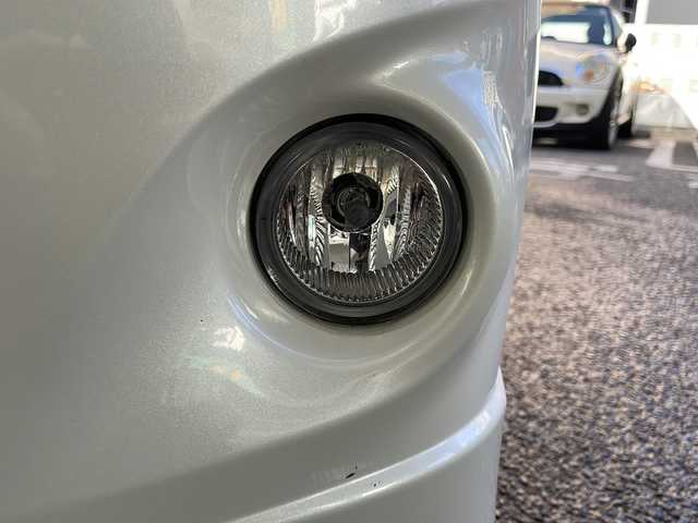 ダイハツ ムーヴ カスタム X 大阪府 2011(平23)年 10.2万km パールホワイトⅢ 純正ナビ/フルセグテレビ/バックカメラ/DVD再生有り/純正アルミホイール/純正フロアマット/プッシュスタート/ETC/ABS/ドアバイザー