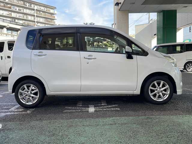 ダイハツ ムーヴ カスタム X 大阪府 2011(平23)年 10.2万km パールホワイトⅢ 純正ナビ/フルセグテレビ/バックカメラ/DVD再生有り/純正アルミホイール/純正フロアマット/プッシュスタート/ETC/ABS/ドアバイザー