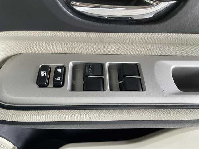 トヨタ アクア G 佐賀県 2012(平24)年 7.4万km ライムホワイトパールクリスタルシャイン 純正7型ナビ/AM/FM/Bluetooth/CD/DVD/フルセグTV/バックカメラ/オートライト/運転席/助手席シートヒーター/ステアリングリモコン/ヘッドライトウォッシャー/ナノイーエアコン/スマートキー/スペアキー/プッシュスタート/ハロゲンヘッドライト/ETC/ダブル+サイドエアバッグ