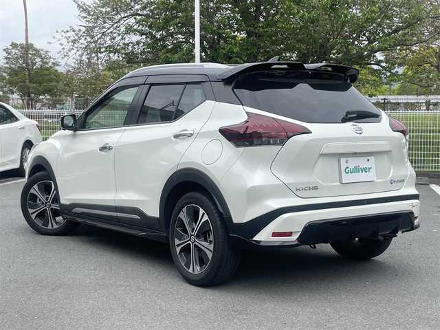 日産 キックス X 福岡県 2021(令3)年 3.9万km ブリリアントホワイトパール/ピュアブラック 2トーン １オーナー　/運転支援システム　/プロパイロット　/寒冷地仕様/ブラックスタイルパッケージ/純正ナビ　/地デジ　/全方位カメラ　/デジタルインナーミラー　/純正１７インチＡＷ　/純正ドラレコ　/ＥＴＣ　/合皮コンビシート　/シートヒーター/ステアリングヒーター/オートライト /ステアリングスイッチ/スマートキー ×2/保証書/取説