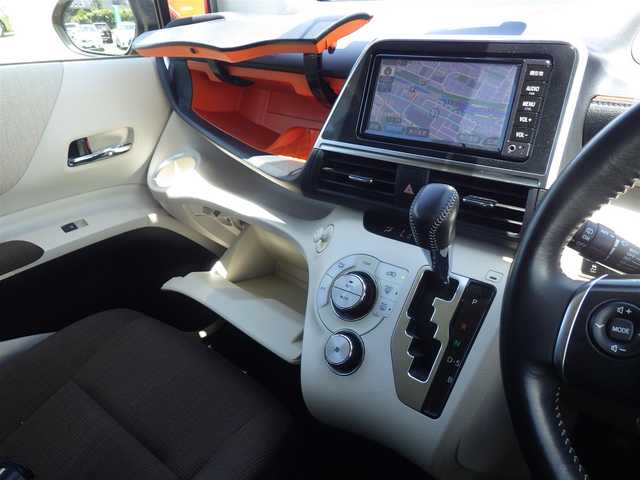 トヨタ シエンタ G 千葉県 2017(平29)年 3.3万km レッドマイカM Toyota Safety Sense/・プリクラッシュセーフティ/・レーンディパーチャーアラート/・オートハイビーム/アイドリングストップ/両側パワースライドドア/純正SDナビ/ワンセグTV/【CD再生機能　Bluetooth接続】/バックカメラ/ドライブレコーダー/ETC/LEDヘッドライト/フォグライト/ウインカーミラー/社外16インチアルミホイル/スマートキー