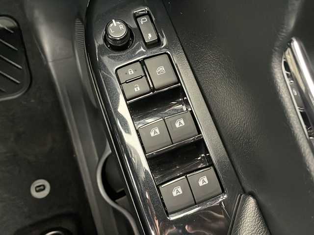 トヨタ ハイラックス Z GRスポーツ 道央・札幌 2024(令6)年 1.1万km プラチナホワイトパールマイカ ・４WD/ワンオーナー/・GRスポーツ/・GR専用(FバンパーOF・グリル)/・GRロゴ刺繍ハーフレザーシート/・GR専用ブラック18インチAW/・GR専用レッドキャリパー/・純正8インチディスプレイオーディオ/・全周囲カメラ/・トヨタセーフティセンス/・プリクラッシュセーフティ/・レーダークルーズコントロール/・レーンディパーチャーアラート/・クリアランスソナー&バックソナー/・LEDヘッドライト/オートハイビーム/・パドルシフト/・デジタルインナーミラー/・トノカバー/・純正エンジンスターター/・D席パワーシート/・スマートキー/・ETC