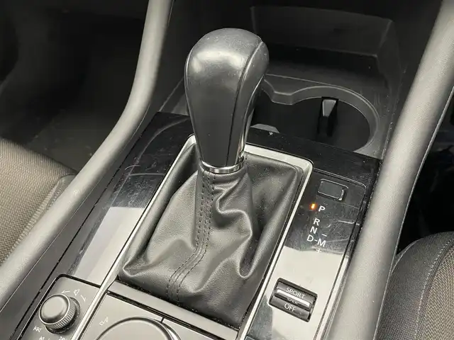 マツダ マツダ３ファストバック 15S ツーリング 滋賀県 2019(令1)年 4.1万km チタニウムフラッシュマイカ 禁煙車/マツダコネクトナビ/・CD/DVD/HDMI/Bluetooth/フルセグ/AUX/LEDヘッドライト/ヘッドライトディスプレイ/360度セーフティパッケージ/オートマチックハイビーム/パーキングオートホールド/革巻きステアリング/ドライブレコーダー/追従クルーズコントロール/純正１８AW/電動格納ウィンカーミラー/スマートキー/プッシュスタート