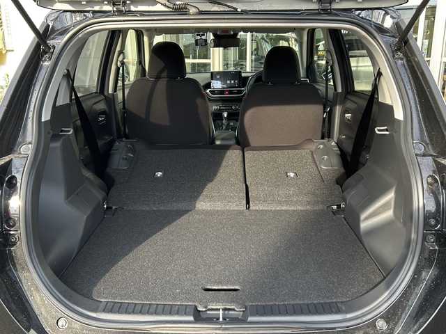 トヨタ ライズ Z 静岡県 2021(令3)年 1.9万km ブラックマイカメタリック 純正ディスプレイオーディオ/・Apple CarPlay/・Android Auto/・FM/AM/・フルセグTV/・USB/・Bluetooth/・iPod/主要装備/・オートライト/・LEDヘッドライト/・バックカメラ/・ドライブレコーダー/・コーナーセンサー/・運転席＋助手席シートヒーター/・アイドリングストップ/・レーダークルコン/・ＭＴモード付ＡＴ/・ＥＴＣ２．０/・サイドカーテンエアバッグ/・レーンキープアシスト/・スマートアシスト