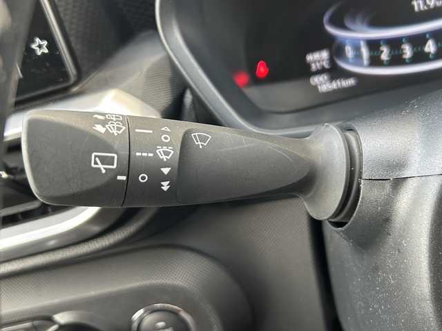 トヨタ ライズ Z 静岡県 2021(令3)年 1.9万km ブラックマイカメタリック 純正ディスプレイオーディオ/・Apple CarPlay/・Android Auto/・FM/AM/・フルセグTV/・USB/・Bluetooth/・iPod/主要装備/・オートライト/・LEDヘッドライト/・バックカメラ/・ドライブレコーダー/・コーナーセンサー/・運転席＋助手席シートヒーター/・アイドリングストップ/・レーダークルコン/・ＭＴモード付ＡＴ/・ＥＴＣ２．０/・サイドカーテンエアバッグ/・レーンキープアシスト/・スマートアシスト