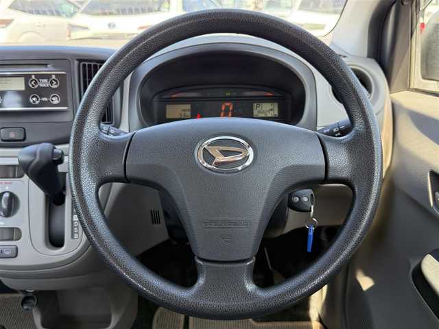 ダイハツ ミラ イース Lf SA 道南・函館 2016(平28)年 3.7万km ホワイト ・衝突軽減ブレーキ/・横滑り防止装置/・前方ドラレコ/・CD、AUX/・リモコンキー/・社外AW/・取扱説明書