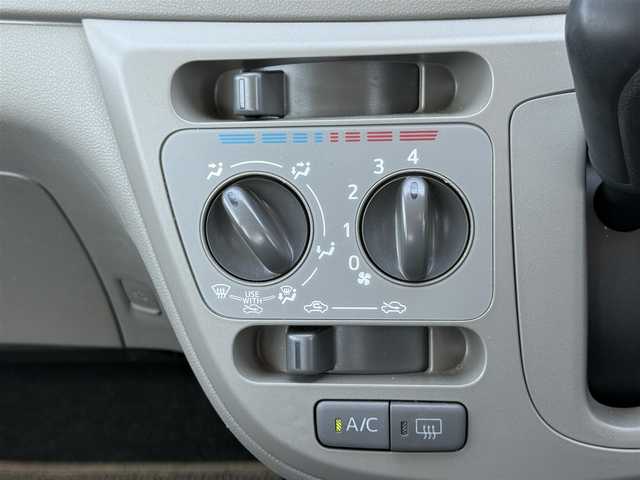 ダイハツ ミラ イース Lf SA 道南・函館 2016(平28)年 3.7万km ホワイト ・衝突軽減ブレーキ/・横滑り防止装置/・前方ドラレコ/・CD、AUX/・リモコンキー/・社外AW/・取扱説明書