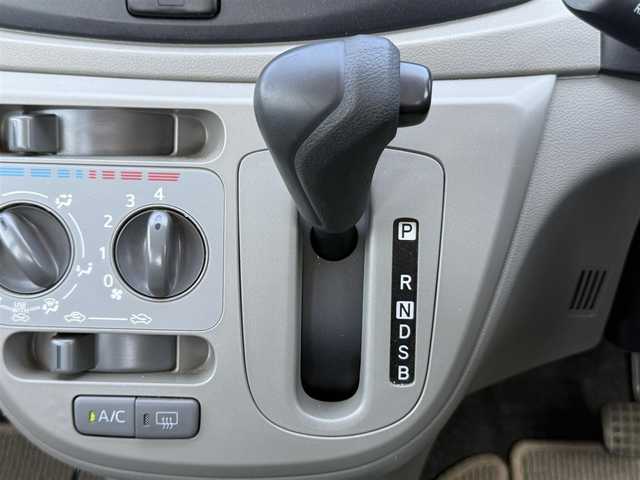 ダイハツ ミラ イース Lf SA 道南・函館 2016(平28)年 3.7万km ホワイト ・衝突軽減ブレーキ/・横滑り防止装置/・前方ドラレコ/・CD、AUX/・リモコンキー/・社外AW/・取扱説明書