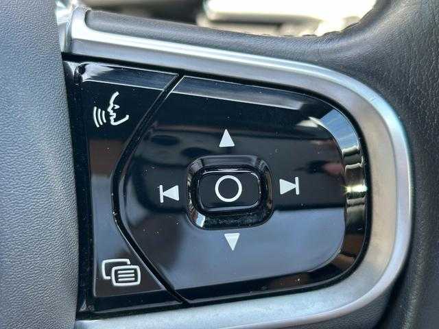 ボルボ ＸＣ６０ D4 AWD インスクリプション 埼玉県 2018(平30)年 6.9万km ルミナスサンドメタリック 茶革シート/ｈａｒｍａｎ／ｋａｒｄｏｎ/アダプティブクルーズコントロール/Ａｐｐｌｅ　Ｃａｒ　Ｐｌａｙ/純正HDDナビ/(Bluetooth/USB/CD/フルセグ)/全周囲カメラ/ヘッドアップディスプレイ/ブラインドスポットモニター/全席シートヒーター