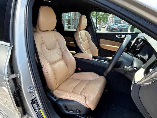 ボルボ ＸＣ６０ D4 AWD インスクリプション 埼玉県 2018(平30)年 6.9万km ルミナスサンドメタリック 茶革シート/ｈａｒｍａｎ／ｋａｒｄｏｎ/アダプティブクルーズコントロール/Ａｐｐｌｅ　Ｃａｒ　Ｐｌａｙ/純正HDDナビ/(Bluetooth/USB/CD/フルセグ)/全周囲カメラ/ヘッドアップディスプレイ/ブラインドスポットモニター/全席シートヒーター