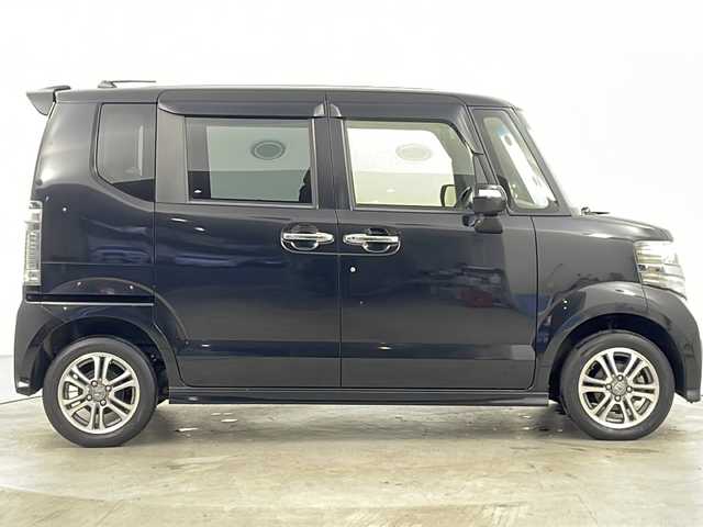 ホンダ Ｎ ＢＯＸ カスタム G Lパッケージ 道央・札幌 2015(平27)年 6.3万km スマートブラック ・4WD/・社外ナビ&DVD&CD&SD&BT&フルセグ/・左側パワースライドドア/・ETC/・社外前方ドライブレコーダー/・前席シートヒーター/・ドアミラーヒーター/・ステアリングスイッチ/・横滑り防止/・プッシュスタート/・HIDヘッドライト/・オートライト/・社外AW冬タイヤ積込
