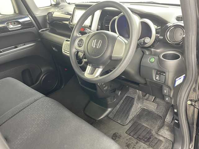 ホンダ Ｎ ＢＯＸ カスタム G Lパッケージ 道央・札幌 2015(平27)年 6.3万km スマートブラック ・4WD/・社外ナビ&DVD&CD&SD&BT&フルセグ/・左側パワースライドドア/・ETC/・社外前方ドライブレコーダー/・前席シートヒーター/・ドアミラーヒーター/・ステアリングスイッチ/・横滑り防止/・プッシュスタート/・HIDヘッドライト/・オートライト/・社外AW冬タイヤ積込