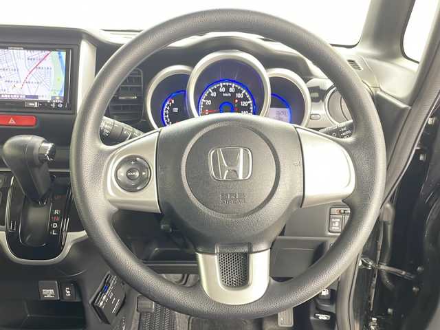 ホンダ Ｎ ＢＯＸ カスタム G Lパッケージ 道央・札幌 2015(平27)年 6.3万km スマートブラック ・4WD/・社外ナビ&DVD&CD&SD&BT&フルセグ/・左側パワースライドドア/・ETC/・社外前方ドライブレコーダー/・前席シートヒーター/・ドアミラーヒーター/・ステアリングスイッチ/・横滑り防止/・プッシュスタート/・HIDヘッドライト/・オートライト/・社外AW冬タイヤ積込