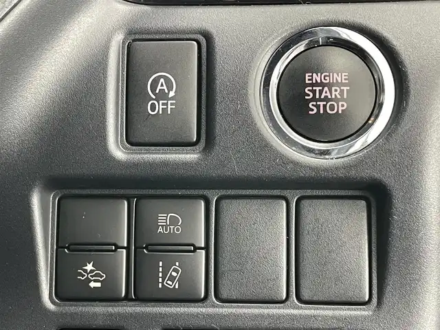 トヨタ ヴォクシー ZS 煌Ⅱ 愛知県 2020(令2)年 5.2万km ホワイトパールクリスタルシャイン 社外８型ナビ　社外後席モニター　３眼ＬＥＤ　禁煙車　両側パワスラ　フルセグＴＶ　バックカメラ　ＥＴＣ　ドラレコ　セーフティセンス　衝突軽減　レーンキープ　オートハイビーム　ＤＶＤ　クルコン　ＵＳＢ　シートバックテーブル　ロールサンシェード　アルパインフリップダウンモニター　プッシュスタート　スマートキー　純正アルミホイール　前後コーナーセンサー　純正フロアマット　後席エアコン　アイドリングストップ　オールシーズンタイヤ
