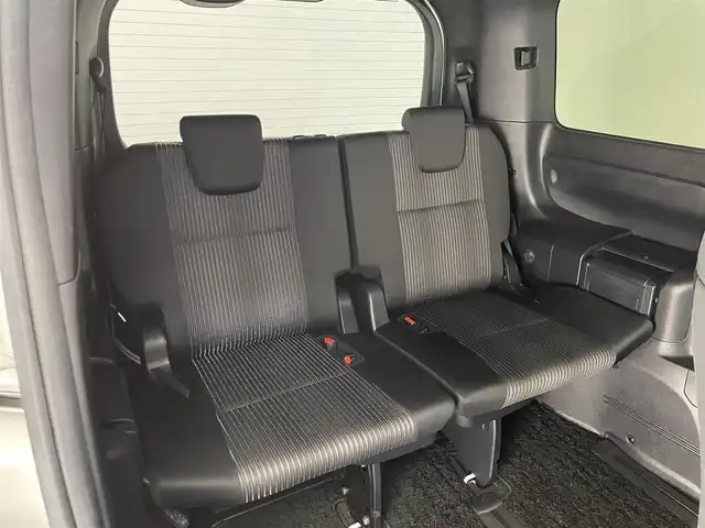 トヨタ ヴォクシー ZS 煌Ⅱ 愛知県 2020(令2)年 5.2万km ホワイトパールクリスタルシャイン 社外８型ナビ　社外後席モニター　３眼ＬＥＤ　禁煙車　両側パワスラ　フルセグＴＶ　バックカメラ　ＥＴＣ　ドラレコ　セーフティセンス　衝突軽減　レーンキープ　オートハイビーム　ＤＶＤ　クルコン　ＵＳＢ　シートバックテーブル　ロールサンシェード　アルパインフリップダウンモニター　プッシュスタート　スマートキー　純正アルミホイール　前後コーナーセンサー　純正フロアマット　後席エアコン　アイドリングストップ　オールシーズンタイヤ