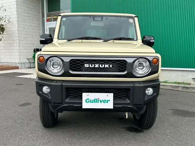 スズキ ジムニー XC 宮城県 2025(令7)年 0.2万km シフォンアイボリーM オプションフロントグリル純正フロントグリル車載/セーフティサポート/・デュアルセンサーブレーキサポート/・車線逸脱警報機能/・ふらつき警報機能/・先行車発進お知らせ機能/・標識認識機能/・ハイビームアシスト/リアパーキングセンサー/社外HDDナビ（CN-H510WD）/・CD/DVD/・Bluetooth/バックカメラ/ビルトインETC/ドライブレコーダー/シートヒーター/革巻きステアリング/クルーズコントロール/LEDヘッドライト/フォグランプ/オートライト/スマートキー＆プッシュスタート/電動格納ミラー/純正16インチAW/純正フロアマット/純正ドアバイザー/W/サイド/カーテンエアバッグ