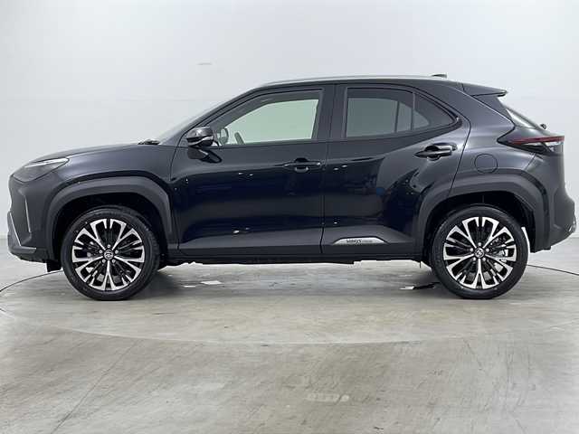 トヨタ ヤリスクロス ハイブリッド Z アドベンチャー 道央・札幌 2025(令7)年 0.1千km ブラックマイカ ・4WD　/・登録済未使用車/・寒冷地仕様/・純正ディスプレイオーディオ&BT&USB&HDMI&Miracast/・パノラミックビューモニター/・トヨタセーフティセンス/・レーダークルーズコントロール/・ブラインドスポットモニター/・ビルトインETC2.0/・D席パワーシート/・前席シートヒーター/・ステアリングヒーター/・ステアリングスイッチ/・ドアミラーヒーター/・電動格納ミラー/・LEDヘッドライト/・オートライト/・オートマチックハイビーム/・スマートキー/・スペアキー/・保証書/・取扱説明書