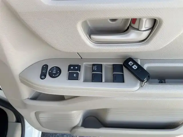 ホンダ Ｎ ＢＯＸ G ホンダセンシング 茨城県 2018(平30)年 2万km プラチナホワイトパール ワンオーナー/社外メモリナビ（CD/DVD/BT/ワンセグTV）/ビルトインETC/車線逸脱/衝突軽減ブレーキ/オートライト/クルーズコントロール/ステアリングスイッチ/プッシュスタート/アームレスト/レザー調シートカバー/フロアマット/ドアバイザー