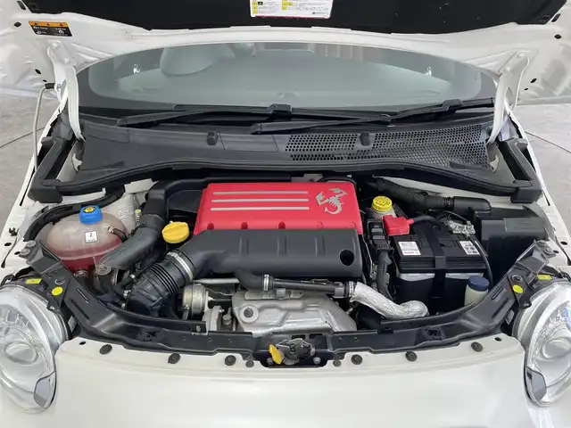 アバルト ５９５Ｃ ツーリズモ 大分県 2020(令2)年 6.9万km パール 1オーナー/電動オープン/純正オーディオ/(BT対応、USB、AM/FM)/キーレス/茶革シート/ETC/パドルシフト/純正フロアマット/HIDヘッドライト/純正17インチアルミホイール/Rコーナーセンサー/保証書、取説
