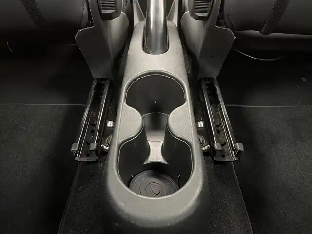 アバルト ５９５Ｃ ツーリズモ 大分県 2020(令2)年 6.9万km パール 1オーナー/電動オープン/純正オーディオ/(BT対応、USB、AM/FM)/キーレス/茶革シート/ETC/パドルシフト/純正フロアマット/HIDヘッドライト/純正17インチアルミホイール/Rコーナーセンサー/保証書、取説