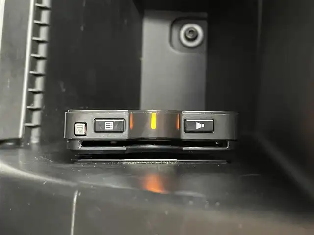 アバルト ５９５Ｃ ツーリズモ 大分県 2020(令2)年 6.9万km パール 1オーナー/電動オープン/純正オーディオ/(BT対応、USB、AM/FM)/キーレス/茶革シート/ETC/パドルシフト/純正フロアマット/HIDヘッドライト/純正17インチアルミホイール/Rコーナーセンサー/保証書、取説