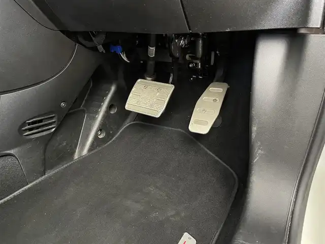 アバルト ５９５Ｃ ツーリズモ 大分県 2020(令2)年 6.9万km パール 1オーナー/電動オープン/純正オーディオ/(BT対応、USB、AM/FM)/キーレス/茶革シート/ETC/パドルシフト/純正フロアマット/HIDヘッドライト/純正17インチアルミホイール/Rコーナーセンサー/保証書、取説