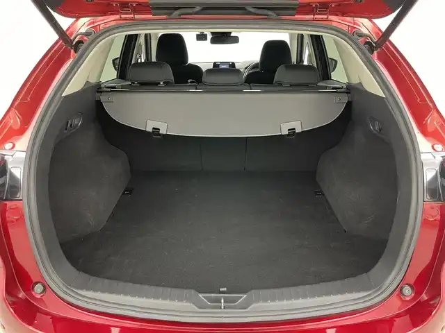 マツダ ＣＸ－５ XD プロアクティブ 岡山県 2018(平30)年 4.2万km ソウルレッドクリスタルM アルパインフリップダウンモニター/パワーバックドア/ドライビングポジションサポートパッケージ/　・運転席10wayパワーシート＆シートメモリー/　・運転席、助手席シートヒーター/　・ステアリングヒーター/360°ビュー・モニター/純正SDナビ/【Bluetooth/フルセグTV/CD/DVD/USB】/レーダークルーズコントロール/オートハイビーム/LEDヘッドライト/ETC/ブラインドスポットモニター/衝突軽減ブレーキシステム/ドライブレコーダー（前後）/純正フロアマット/オートブレーキホールド/スマートキー×2/新車保証書/取扱説明書