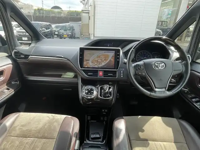 トヨタ エスクァイア ハイブリッド Gi プレミアムパッケージ 長崎県 2017(平29)年 9.1万km スパークリングブラックパールクリスタルシャイン ワンオーナー/純正ナビ　NSZN-Z66T/（フルセグ、CD、DVD、AM、FM、BTオーディオ）/バックカメラ/プッシュスタート/両側パワースライドドア/TRC/トヨタセーフティ―センス/プリクラッシュ/車線逸脱警報/オートハイビーム/ステアリングヒーター/ビルトインETC/クルーズコントロール/電格ウィンカーミラー/COMTEC製ドラレコ/DN席シートヒーター/ハーフレザーシート/オールオートパワーウィンドウ/フリップダウンモニター/純正フロアマット/センターコンソール/純正ドアバイザー/ABS/ダブルエアバッグ/取扱説明書/保証書