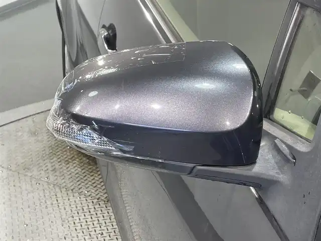 トヨタ アクア G 愛知県 2013(平25)年 13.9万km グレーメタリック 純正SDナビ（NSZT-W62G)/・AM/FM/CD/DVD/Bluetooth/・フルセグテレビ/バックカメラ/LEDヘッドライト/オートライト/オートエアコン/プッシュスタートボタン/スマートキー/電格ミラー/ドアバイザー/純正フロアマット/保証書/取扱説明書