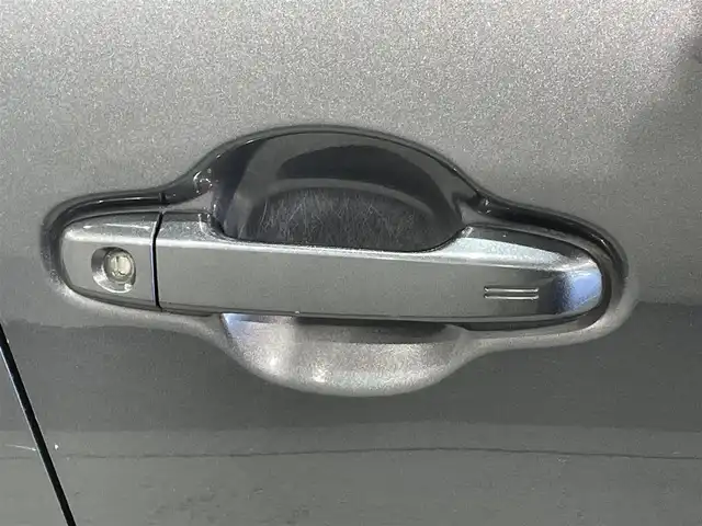 トヨタ アクア G 愛知県 2013(平25)年 13.9万km グレーメタリック 純正SDナビ（NSZT-W62G)/・AM/FM/CD/DVD/Bluetooth/・フルセグテレビ/バックカメラ/LEDヘッドライト/オートライト/オートエアコン/プッシュスタートボタン/スマートキー/電格ミラー/ドアバイザー/純正フロアマット/保証書/取扱説明書