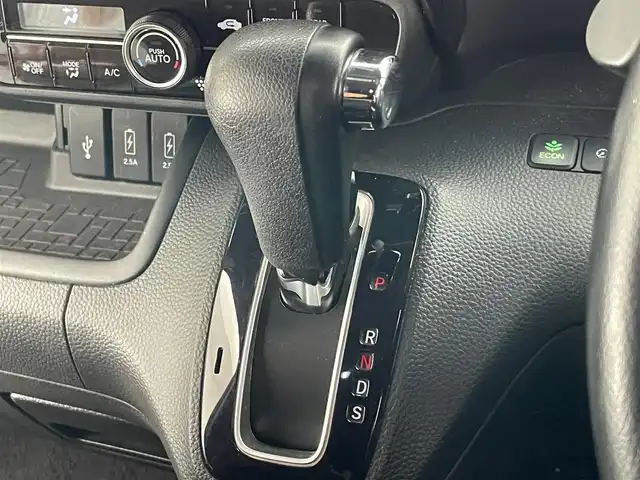 ホンダ Ｎ ＢＯＸ カスタム G EX ターボ ホンダセンシング 愛知県 2019(令1)年 6.4万km プラチナホワイトパール 純正８型ナビ　バックカメラ　禁煙車　ホンダセンシング　ハーフレザー　純正ドラレコ　スーパースライドシート　衝突軽減　追従クルコン　ハンドル支援　ＥＴＣ　誤発進抑制　ＬＥＤオートライト　ナノイーエアコン