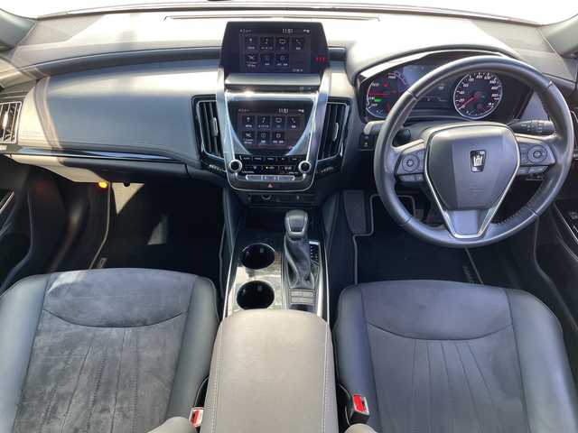 トヨタ クラウン ハイブリッド S エレガンススタイルⅡ 神奈川県 2020(令2)年 6万km ホワイトパールクリスタルシャイン 純正ナビ/フルセグ/Bluetooth/CD/USB/クルーズコントロール　/バックカメラ　/ブラインドスポットモニター/ロードサインアシスト/パーキングサポート　/後退時交差車両検知警報システム/ビルドインＥＴＣ２．０　/ドライブレコーダー　/パワーシート　/シートヒーター　/レーンキープアシスト　/ＬＥＤヘッドライト/オートマチックハイビーム/スマートキー/プッシュスタート/ABS/横滑り防止装置/盗難防止装置/衝突被害軽減システム