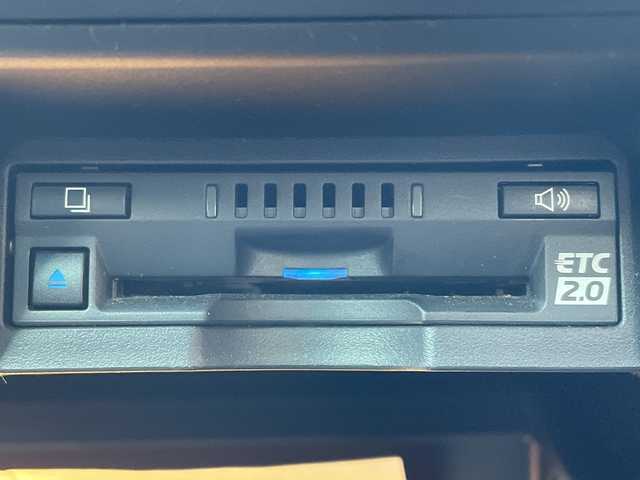 トヨタ クラウン ハイブリッド S エレガンススタイルⅡ 神奈川県 2020(令2)年 6万km ホワイトパールクリスタルシャイン 純正ナビ/フルセグ/Bluetooth/CD/USB/クルーズコントロール　/バックカメラ　/ブラインドスポットモニター/ロードサインアシスト/パーキングサポート　/後退時交差車両検知警報システム/ビルドインＥＴＣ２．０　/ドライブレコーダー　/パワーシート　/シートヒーター　/レーンキープアシスト　/ＬＥＤヘッドライト/オートマチックハイビーム/スマートキー/プッシュスタート/ABS/横滑り防止装置/盗難防止装置/衝突被害軽減システム