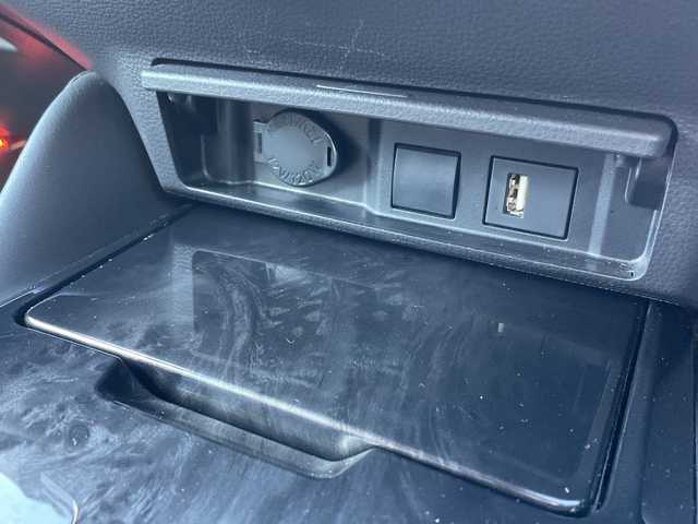 トヨタ クラウン ハイブリッド S エレガンススタイルⅡ 神奈川県 2020(令2)年 6万km ホワイトパールクリスタルシャイン 純正ナビ/フルセグ/Bluetooth/CD/USB/クルーズコントロール　/バックカメラ　/ブラインドスポットモニター/ロードサインアシスト/パーキングサポート　/後退時交差車両検知警報システム/ビルドインＥＴＣ２．０　/ドライブレコーダー　/パワーシート　/シートヒーター　/レーンキープアシスト　/ＬＥＤヘッドライト/オートマチックハイビーム/スマートキー/プッシュスタート/ABS/横滑り防止装置/盗難防止装置/衝突被害軽減システム