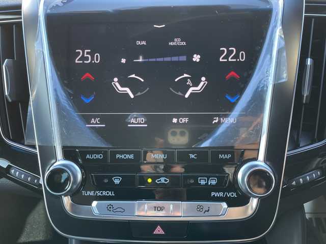 トヨタ クラウン ハイブリッド S エレガンススタイルⅡ 神奈川県 2020(令2)年 6万km ホワイトパールクリスタルシャイン 純正ナビ/フルセグ/Bluetooth/CD/USB/クルーズコントロール　/バックカメラ　/ブラインドスポットモニター/ロードサインアシスト/パーキングサポート　/後退時交差車両検知警報システム/ビルドインＥＴＣ２．０　/ドライブレコーダー　/パワーシート　/シートヒーター　/レーンキープアシスト　/ＬＥＤヘッドライト/オートマチックハイビーム/スマートキー/プッシュスタート/ABS/横滑り防止装置/盗難防止装置/衝突被害軽減システム