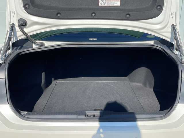 トヨタ クラウン ハイブリッド S エレガンススタイルⅡ 神奈川県 2020(令2)年 6万km ホワイトパールクリスタルシャイン 純正ナビ/フルセグ/Bluetooth/CD/USB/クルーズコントロール　/バックカメラ　/ブラインドスポットモニター/ロードサインアシスト/パーキングサポート　/後退時交差車両検知警報システム/ビルドインＥＴＣ２．０　/ドライブレコーダー　/パワーシート　/シートヒーター　/レーンキープアシスト　/ＬＥＤヘッドライト/オートマチックハイビーム/スマートキー/プッシュスタート/ABS/横滑り防止装置/盗難防止装置/衝突被害軽減システム