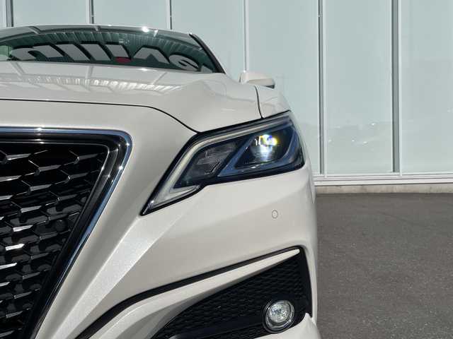 トヨタ クラウン ハイブリッド S エレガンススタイルⅡ 神奈川県 2020(令2)年 6万km ホワイトパールクリスタルシャイン 純正ナビ/フルセグ/Bluetooth/CD/USB/クルーズコントロール　/バックカメラ　/ブラインドスポットモニター/ロードサインアシスト/パーキングサポート　/後退時交差車両検知警報システム/ビルドインＥＴＣ２．０　/ドライブレコーダー　/パワーシート　/シートヒーター　/レーンキープアシスト　/ＬＥＤヘッドライト/オートマチックハイビーム/スマートキー/プッシュスタート/ABS/横滑り防止装置/盗難防止装置/衝突被害軽減システム